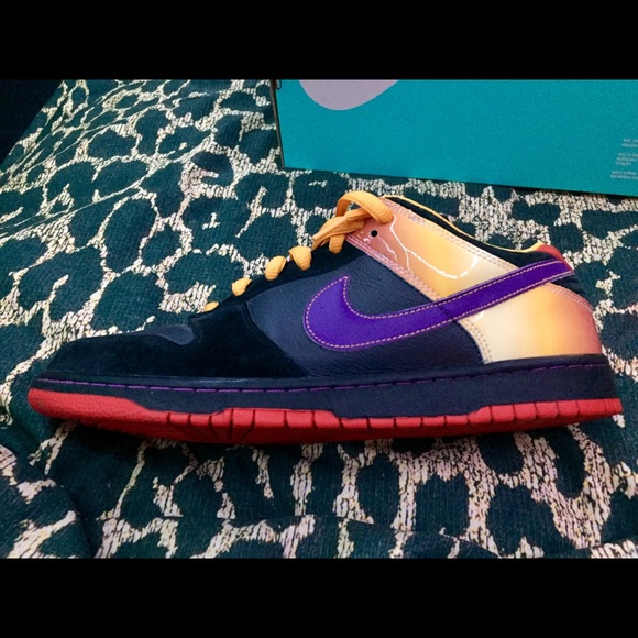 Nike dunks appetite for destruction, size 12. - Picture 3 of 3